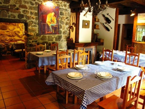 Albergue Turistico Valdebaro Camaleno Exterior photo